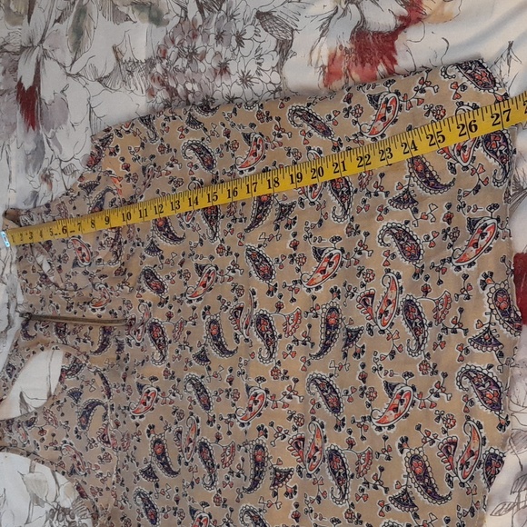 Forever 21 T-back paisley sleeveless top size small. - Picture 7 of 7